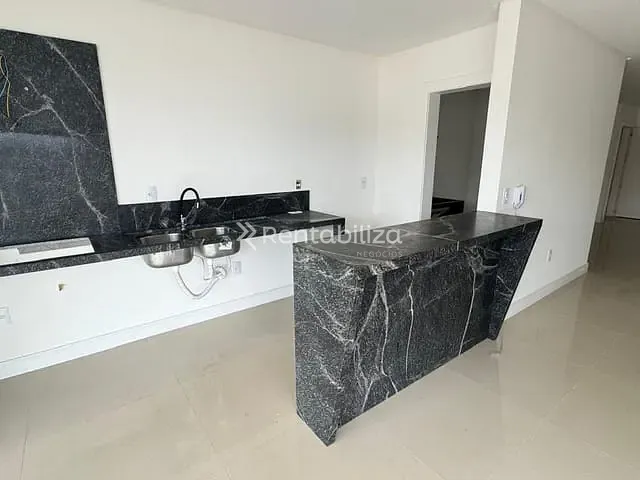 Apartamento 3 quartos e 4 banheiros, à venda, no bairro Meia Praia em Itapema