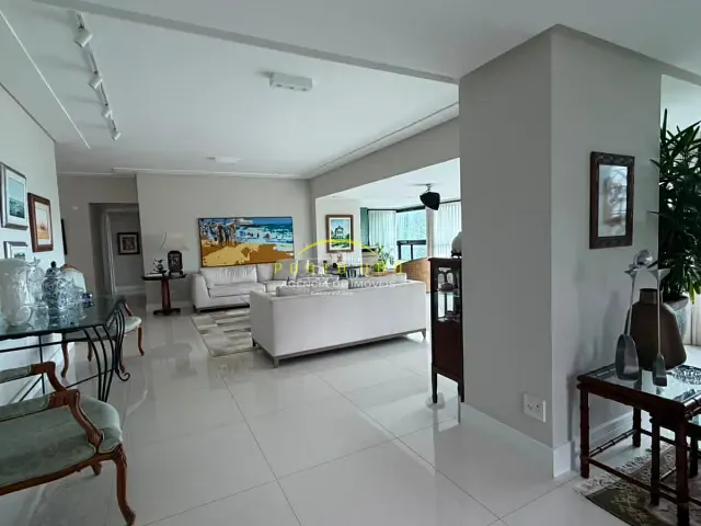 Apartamento 4 quartos e 5 banheiros, à venda, no bairro Barra em Salvador