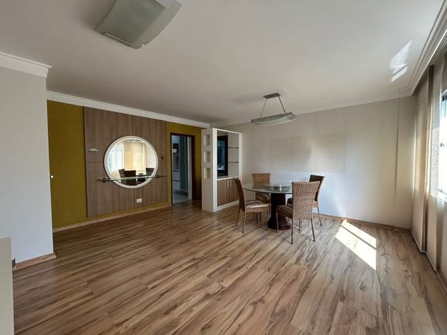 Apartamento 3 quartos e 2 banheiros, à venda, no bairro Bigorrilho em Curitiba