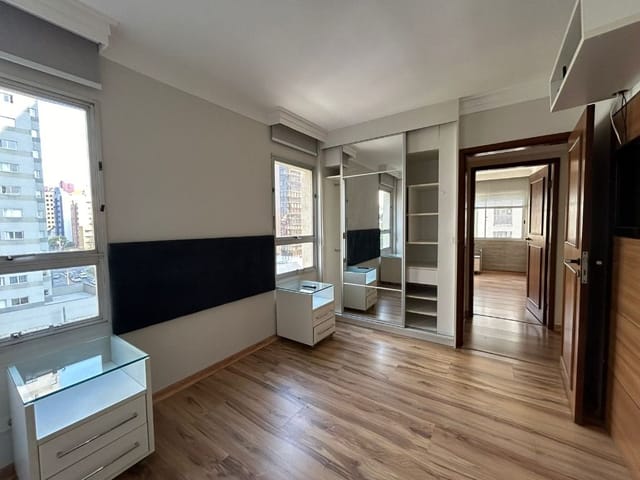 Apartamento 3 quartos e 2 banheiros, à venda, no bairro Bigorrilho em Curitiba