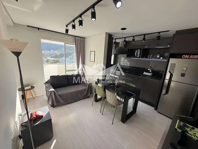 Apartamento 2 quartos e 2 banheiros, à venda, no bairro Pedra Branca em Palhoça