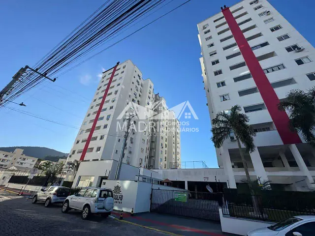 Apartamento 2 quartos e 2 banheiros, à venda, no bairro Pedra Branca em Palhoça