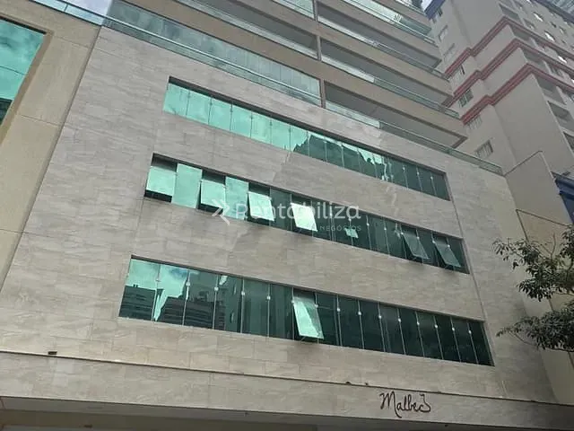 Apartamento com 161m² 3 quartos e 1 banheiro, à venda, no bairro Meia Praia em Itapema