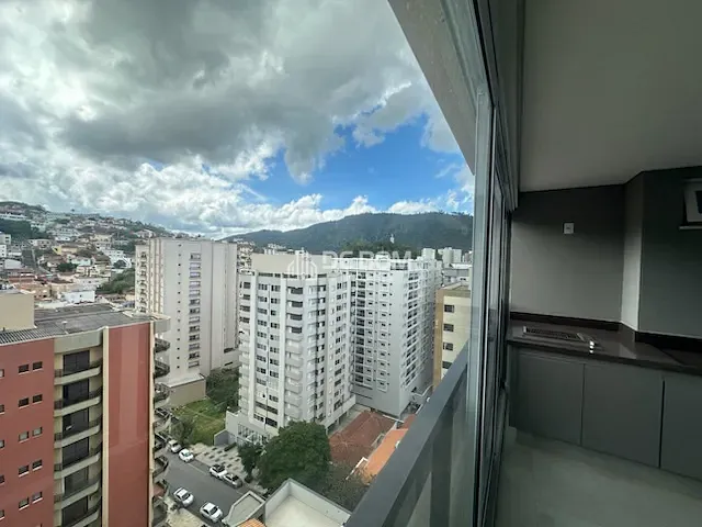 Apartamento com 240m² 3 quartos e 4 banheiros, à venda, no bairro Centro em Poços de Caldas