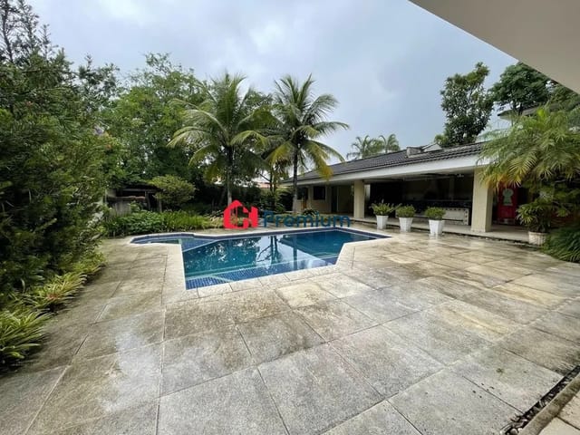 Casa 4 quartos e 7 banheiros, à venda, no bairro Barra da Tijuca em Rio de Janeiro