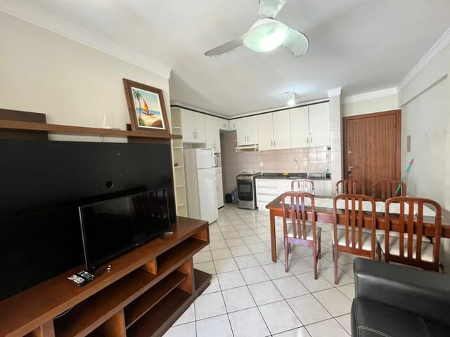 Apartamento 2 quartos e 1 banheiro, para alugar, no bairro Ingleses do Rio Vermelho em Florianópolis