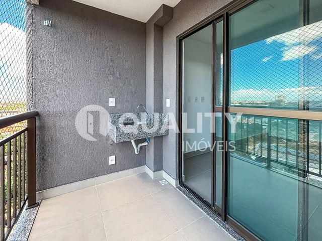 Apartamento 2 quartos e 2 banheiros, para alugar, no bairro Presidente Kennedy em Fortaleza