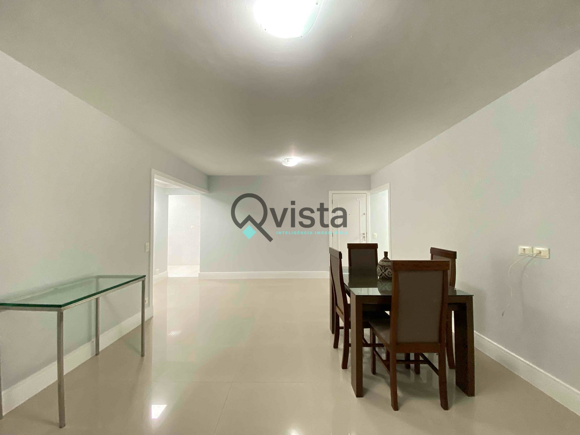 Apartamento à venda com 2 quartos, 104m² - Foto 2