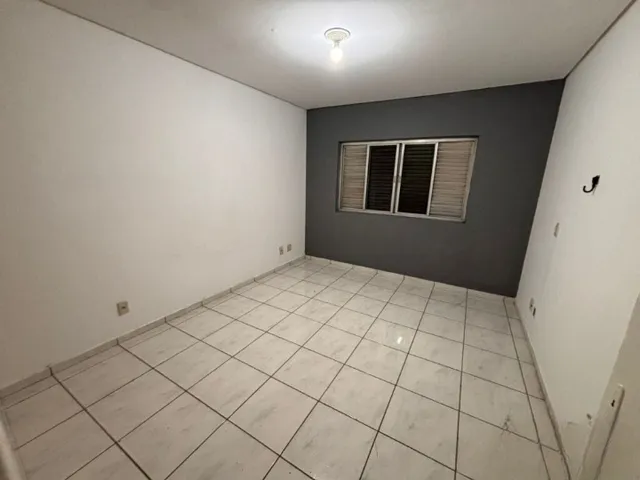 Apartamento 2 quartos e 1 banheiro, para alugar, no bairro Parque das Nações em Santo André