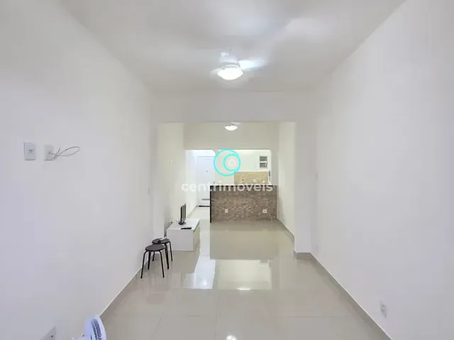 Apartamento com 38m² 1 quarto e 1 banheiro, para alugar, no bairro Copacabana em Rio de Janeiro