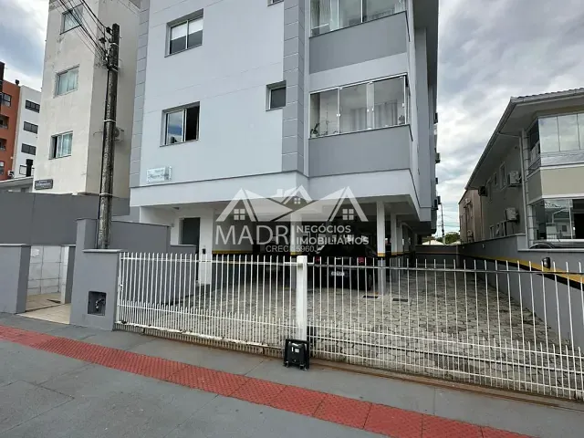 Apartamento 2 quartos e 1 banheiro, à venda, no bairro Nova Palhoça em Palhoça