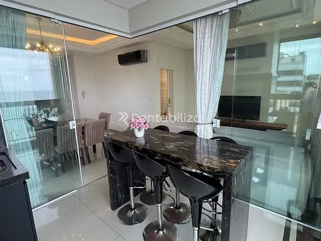 Apartamento 4 quartos e 5 banheiros, à venda, no bairro Meia Praia em Itapema
