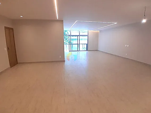 Apartamento com 245m² 4 quartos e 1 banheiro, à venda, no bairro Copacabana em Rio de Janeiro