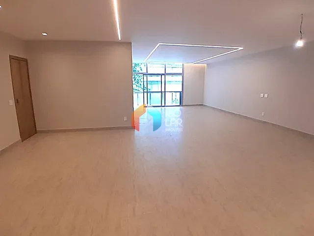 Apartamento com 245m² 4 quartos e 1 banheiro, à venda, no bairro Copacabana em Rio de Janeiro