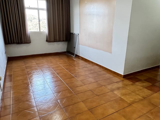 Apartamento 2 quartos e 1 banheiro, à venda, no bairro Jardim Petrópolis em Campo Grande