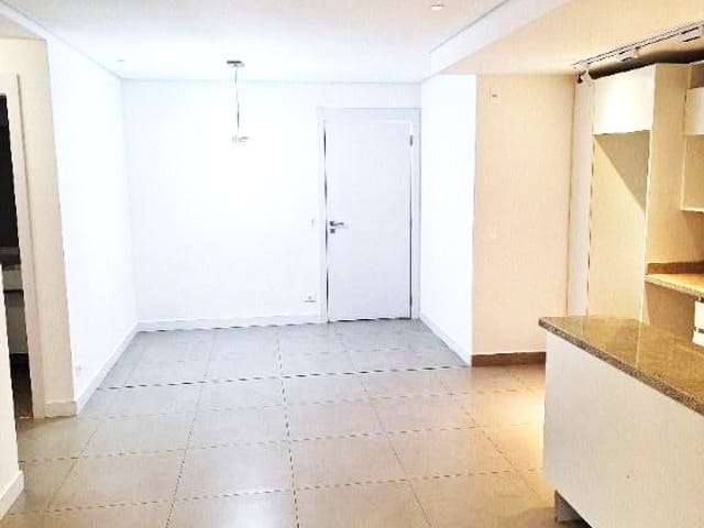 Apartamento 2 quartos e 2 banheiros, à venda, no bairro Cabral em Curitiba