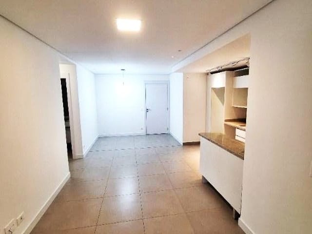 Apartamento 2 quartos e 2 banheiros, à venda, no bairro Cabral em Curitiba