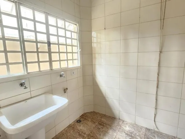 Apartamento com 150m² 2 quartos e 3 banheiros, para alugar, no bairro Centro em Londrina
