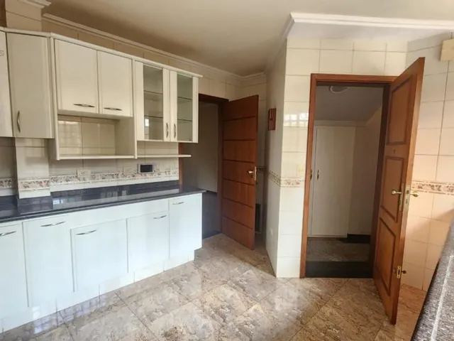 Apartamento com 150m² 2 quartos e 3 banheiros, para alugar, no bairro Centro em Londrina