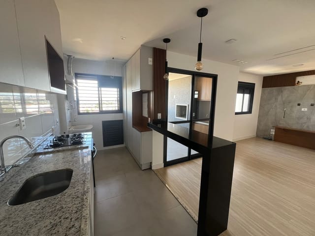 Apartamento 2 quartos e 2 banheiros, à venda, no bairro Tiradentes em Campo Grande