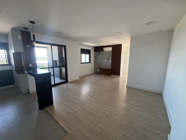 Apartamento 2 quartos e 2 banheiros, à venda, no bairro Tiradentes em Campo Grande