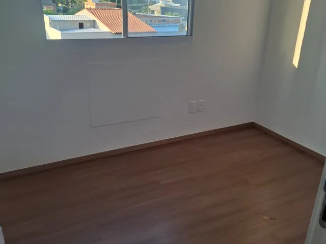 Apartamento 2 quartos e 1 banheiro, à venda, no bairro Guaratiba em Rio de Janeiro
