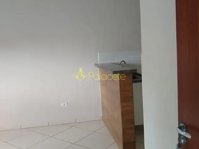 Apartamento 1 quarto e 1 banheiro, para alugar, no bairro Alto do Cardoso em Pindamonhangaba