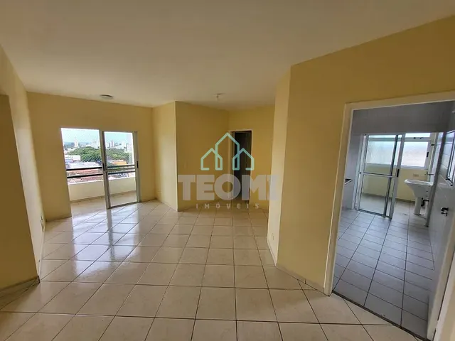 Apartamento com 75m² 2 quartos e 2 banheiros, para alugar, no bairro Centro em Taubaté
