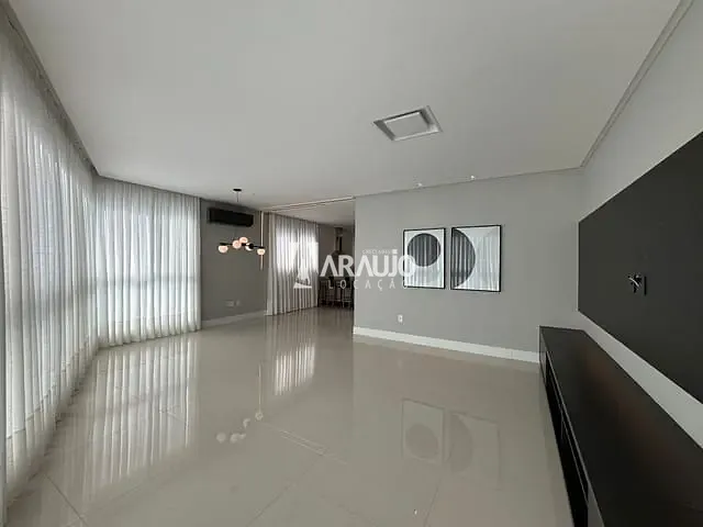 Apartamento 4 quartos e 1 banheiro, para alugar, no bairro Centro em Itajaí