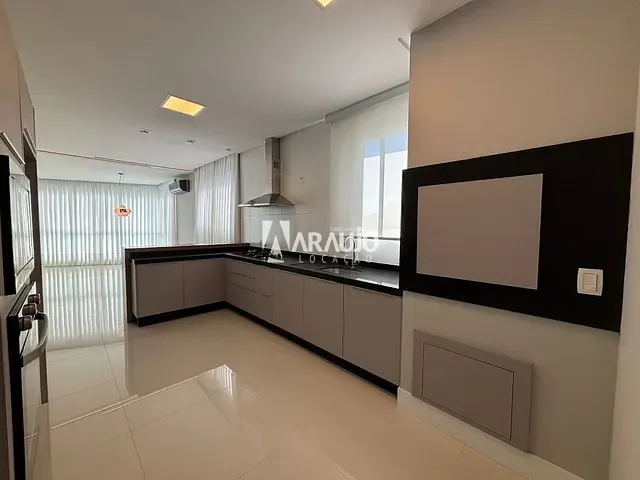 Apartamento 4 quartos e 1 banheiro, para alugar, no bairro Centro em Itajaí
