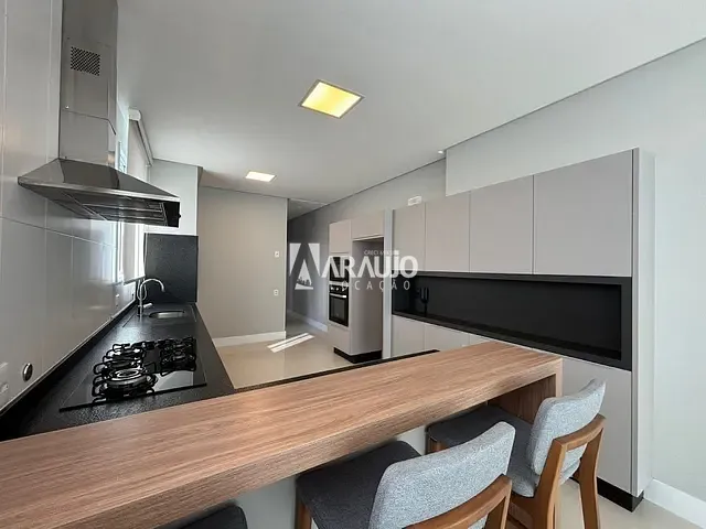 Apartamento 4 quartos e 1 banheiro, para alugar, no bairro Centro em Itajaí