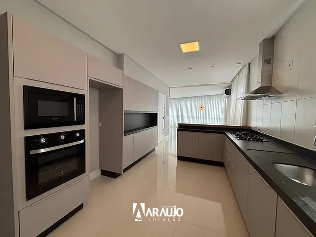 Apartamento 4 quartos e 1 banheiro, para alugar, no bairro Centro em Itajaí