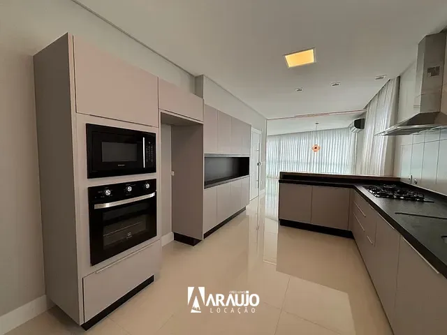 Apartamento 4 quartos e 1 banheiro, para alugar, no bairro Centro em Itajaí