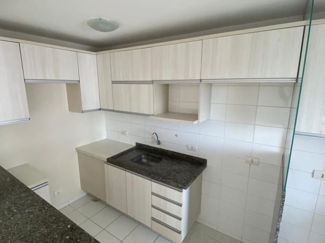 Apartamento com 105m² 3 quartos e 2 banheiros, para alugar, no bairro Residencial do Lago em Londrina
