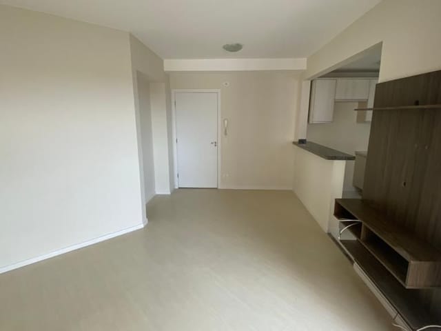 Apartamento com 105m² 3 quartos e 2 banheiros, para alugar, no bairro Residencial do Lago em Londrina