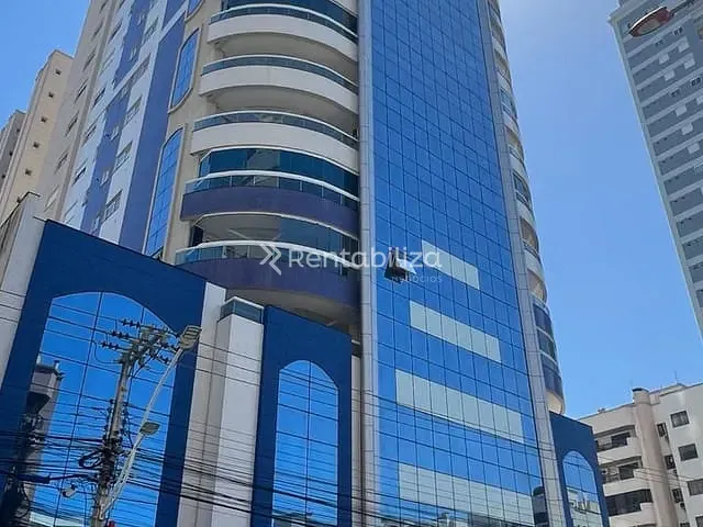 Apartamento 4 quartos e 5 banheiros, à venda, no bairro Meia Praia em Itapema