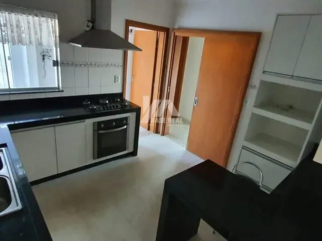 Apartamento com 204m² 3 quartos e 3 banheiros, à venda, no bairro Uvaranas em Ponta Grossa