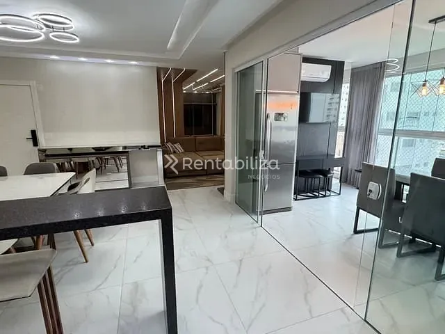 Apartamento com 257m² 4 quartos e 5 banheiros, à venda, no bairro Meia Praia em Itapema