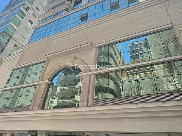 Apartamento com 257m² 4 quartos e 5 banheiros, à venda, no bairro Meia Praia em Itapema