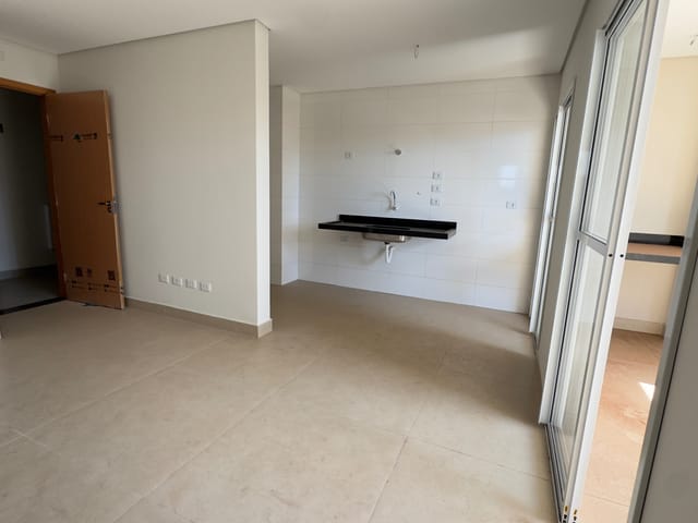 Apartamento 2 quartos e 2 banheiros, à venda, no bairro Vila Nasser em Campo Grande