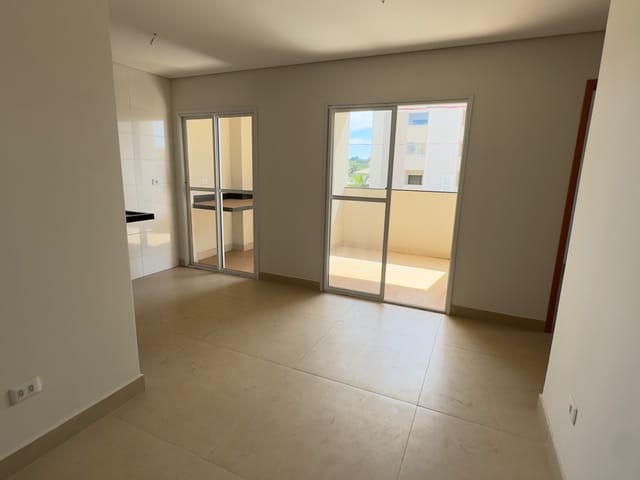 Apartamento 2 quartos e 2 banheiros, à venda, no bairro Vila Nasser em Campo Grande