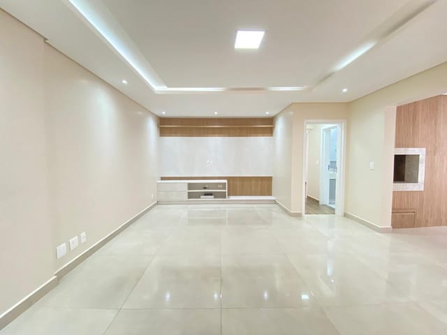 Foto do Apartamento - Apartamento para Locação 3 Quartos, 1 Suite, 2 Vagas, Uvaranas, Ponta Grossa - PR | Adquira Imóveis