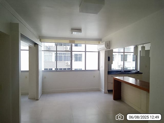 Foto do Apartamento - Excelente apartamento no Leblon para locação! localizado no metro quadrado mais valorizado do Rio de janeiro - 2 quartos, sendo uma suíte 80m²- | GrupoApi