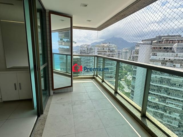 Apartamento 4 quartos e 2 banheiros, à venda, no bairro Barra da Tijuca em Rio de Janeiro