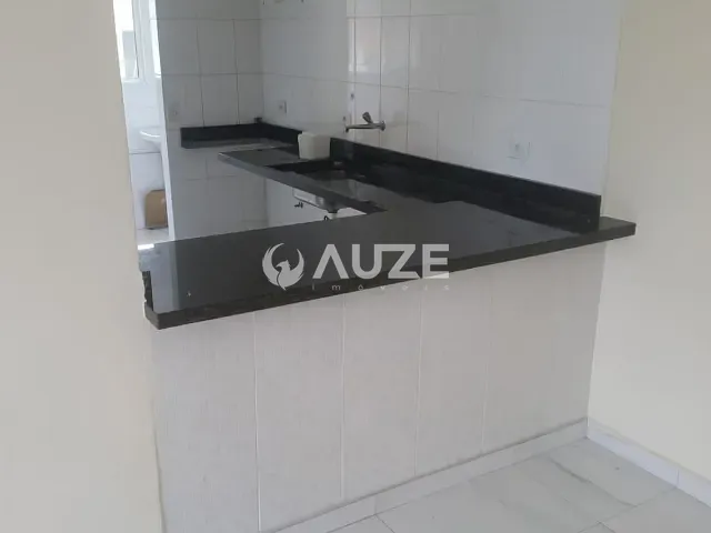 Apartamento com 70m² 3 quartos e 1 banheiro, à venda, no bairro Novo Mundo em Curitiba