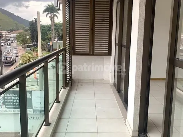 Apartamento com 147m² 2 quartos e 2 banheiros, à venda ou para alugar, no bairro Itaipava em Petrópolis