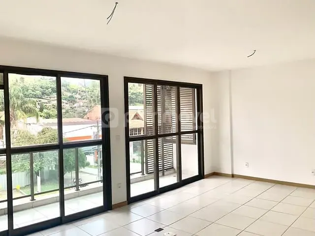 Apartamento com 147m² 2 quartos e 2 banheiros, à venda ou para alugar, no bairro Itaipava em Petrópolis