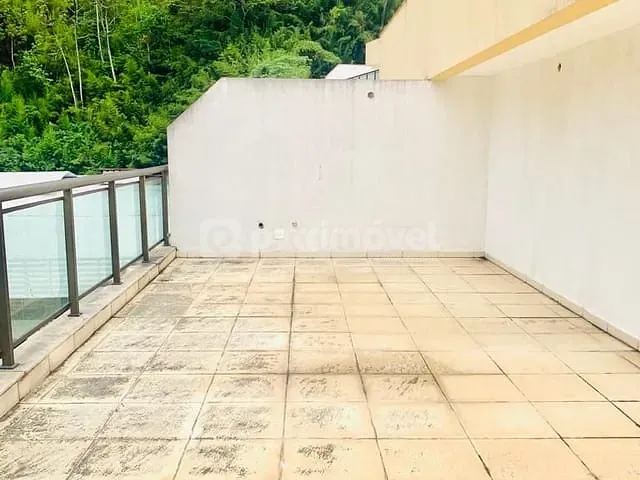 Apartamento com 147m² 2 quartos e 2 banheiros, à venda ou para alugar, no bairro Itaipava em Petrópolis