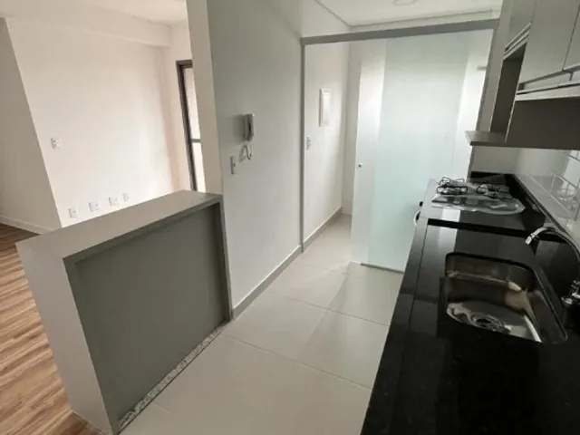 Apartamento 2 quartos e 2 banheiros, para alugar, no bairro Vila Assunção em Santo André