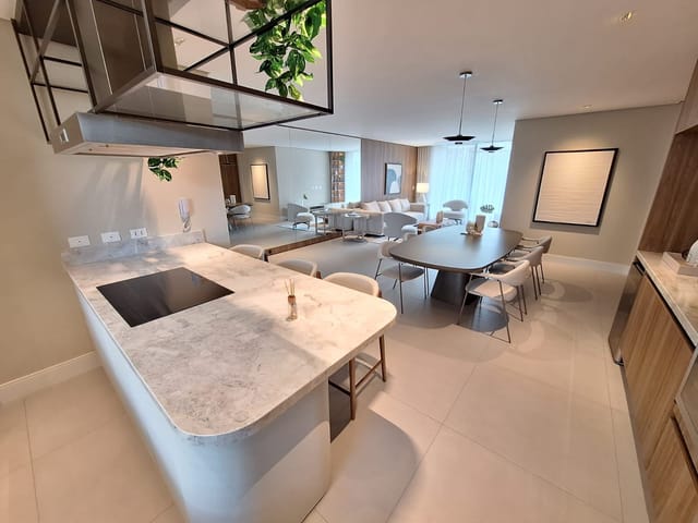 Apartamento com 282m² 3 quartos e 4 banheiros, à venda, no bairro Hugo Lange em Curitiba